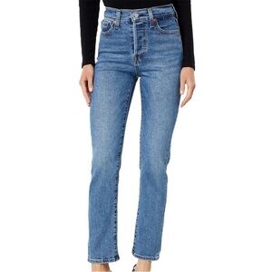 Levi’s Wedgie Straight, Raw Hem